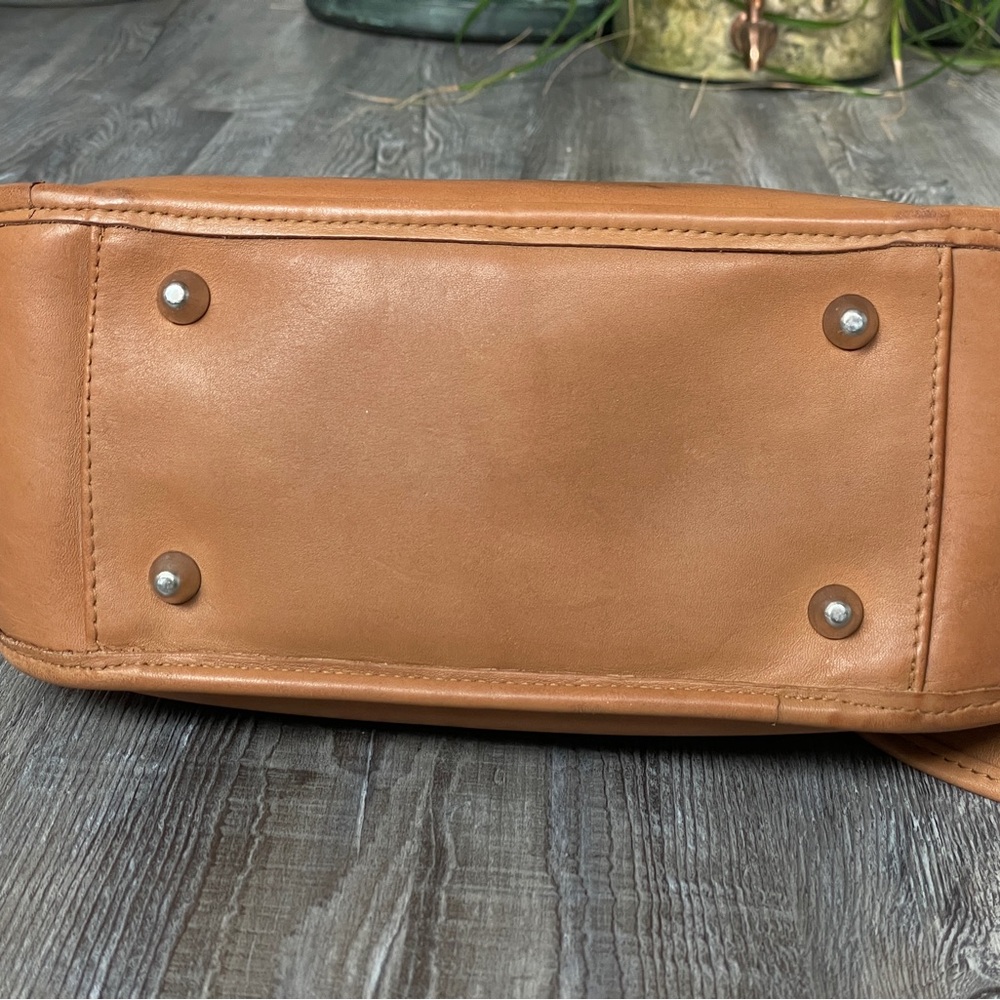 Coach Vintage Tan Legacy Shoulder Zip Bag Adjustable Strap Purse - Picture 12 of 14